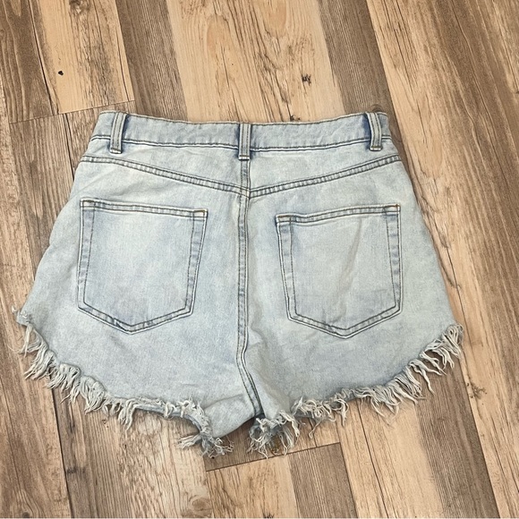 Wild Fable distressed high rise short raw hem size 2 light wash - Picture 5 of 6